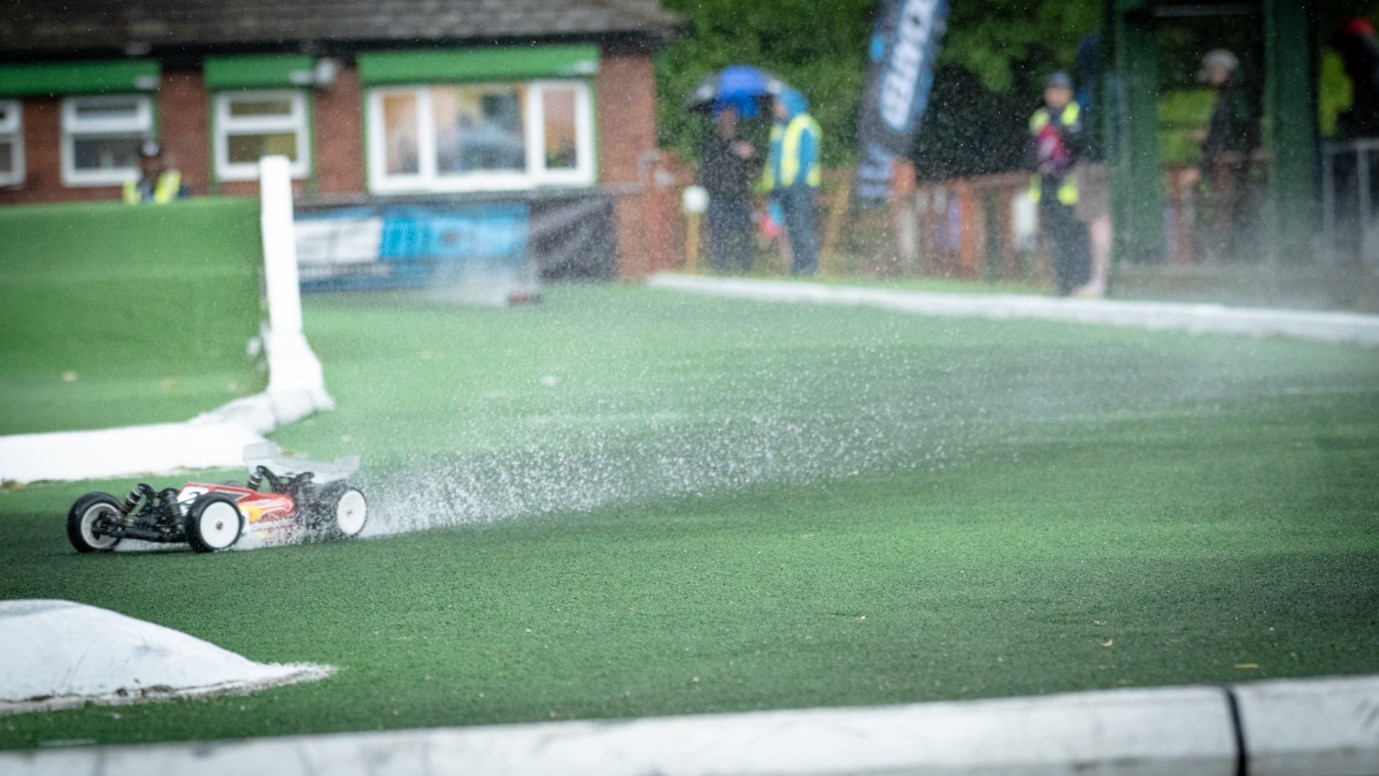 Racing was not delayed by the heavy rain...